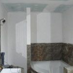 Benátský štuk v koupelně - původní stav